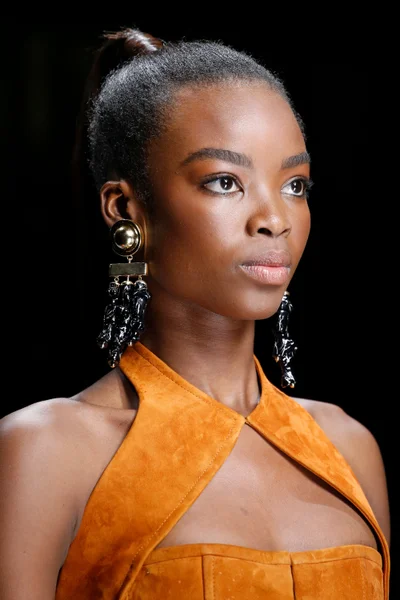 Look 13